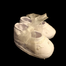 190 Will Beth Occasion pram shoes NB embroidered