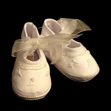 190 Will Beth Occasion pram shoes NB embroidered