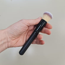 Powder brush for applying Silicone Velvet Matting and Care Powder **SPECIAL OFFER**