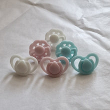 Miniature dummy/pacifier for silicone dolls