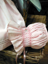 16226 Premium Will'Beth Sweet Pink Heirloom Smocked Dress & Bonnet  Set preemie - Silicone Velvet Matting Powder