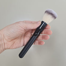 Powder brush for applying Silicone Velvet Matting and Care Powder **SPECIAL OFFER**