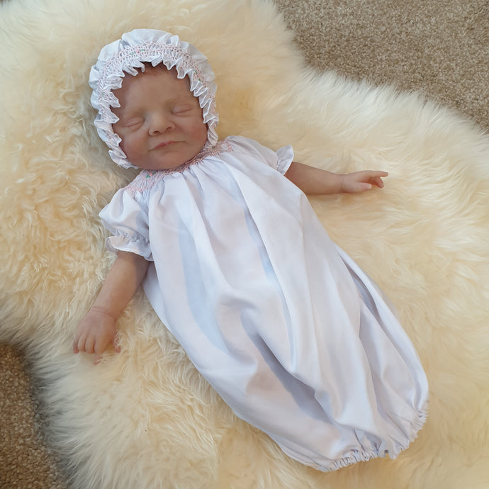 6403 Cable Rose Smocked Traditional Supot night gown for Dolls. White with smocked bonnet. - Silicone Velvet Matting Powder